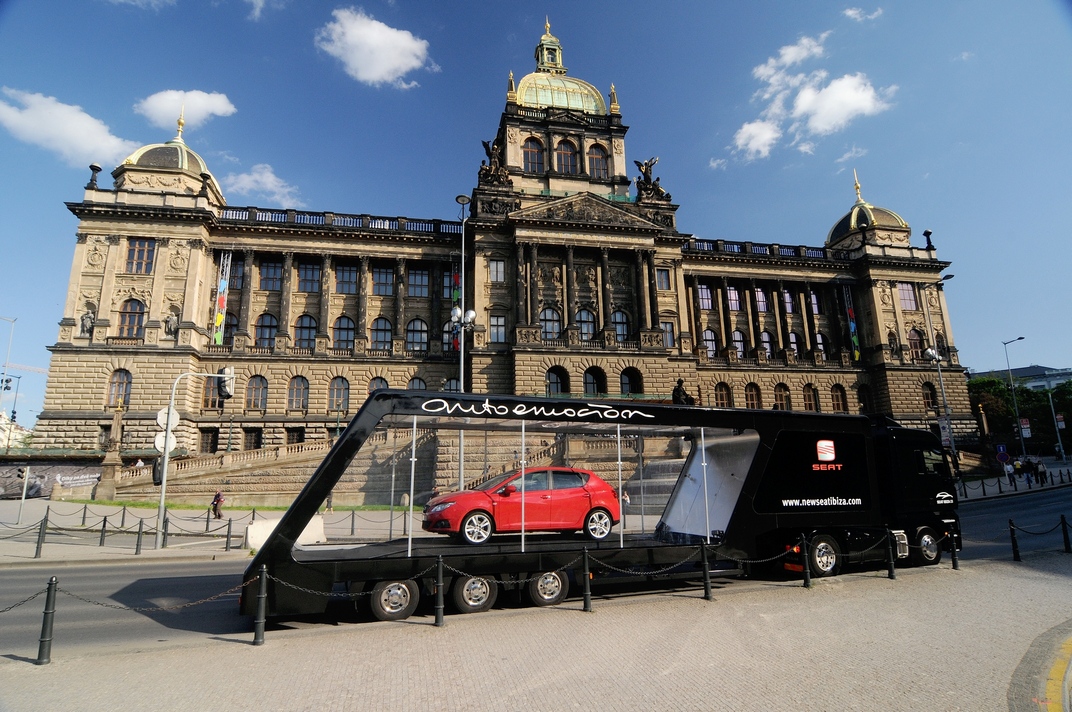 roadshow truck hospytality