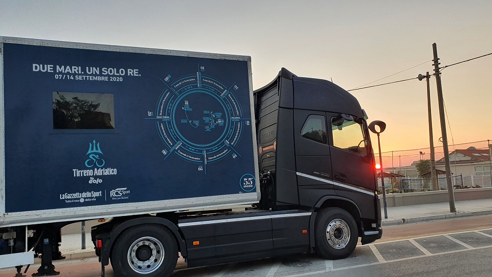 noleggio truck tirreno adriatico truck roadshow noleggio tirreno adriatico